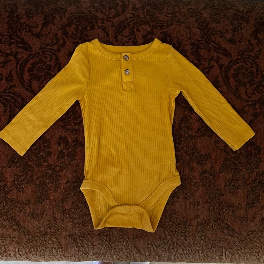 Cat & Jack Baby Yellow Onesie Size 6-9 Months NWOT